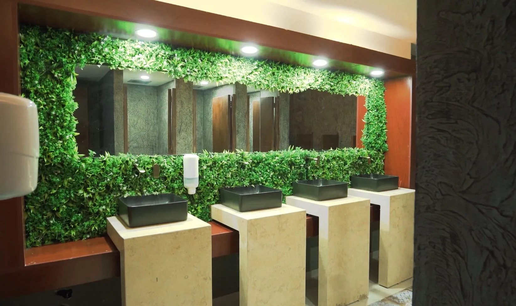 trabajo en vidrio realizado para La Cantina de Chente